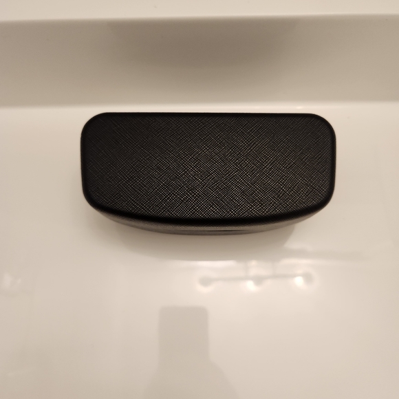 Salvatore Ferragamo Sunglasses Case 👓 - Picture 4 of 5